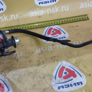 Шланг топливный Toyota 23801-46021+ 23207-46021 Mark II JZX91 2JZ-GE + клапан на резьбе соединение топливопровода между двс и топливной рейкой