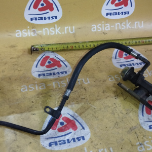 Шланг топливный Toyota 23801-46021+ 23207-46021 Mark II JZX91 2JZ-GE + клапан на резьбе соединение топливопровода между двс и топливной рейкой