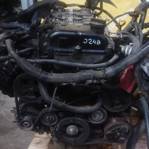 Двигатель Suzuki J24B-1049320 Escudo TDA4W