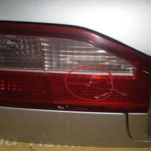 Крышка багажника HONDA Torneo CF3 '1997-2000 вст.R2223 розовая Дефект L вставки (без замка)