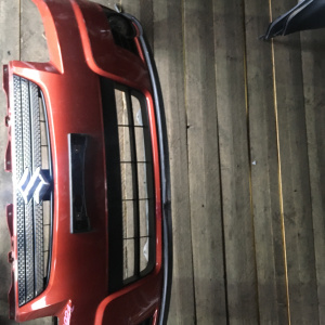 Бампер SUZUKI SX4 YB41S '2006-2012 перед т.P2709 (в сборе) под расширители (дефект) 71711-80J*
