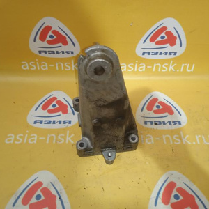 Кронштейн опоры двигателя Mercedes M271DE18/271.860 E-Class W212 R A2712232304