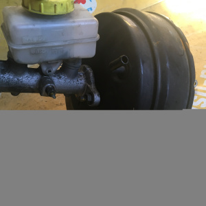 Главный тормозной цилиндр NISSAN N30 R'Nessa 2 шп с вакуумником