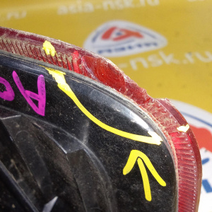 Стоп Ford Focus 2 CAP/DA3 '2007-2011 R Hatchback 4M51-13404-AF (скол на стекле) 1420450