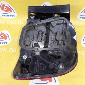 Стоп Volkswagen Touareg 7L6 '2007-2010 L рестайлинг снаружи EURO (скол на стекле) 7L6945095R