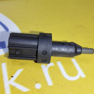 Расходомер Honda D13B/D16A/D16W1 Partner EY6/GA3/GA4/EK3/MA4/MB4/GH2/ZE1/DB6/DC1 2 конт. Датчик температуры впускного коллектора 37880-P2A-004