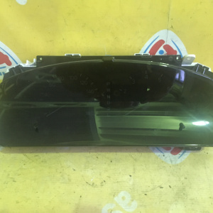 Панель приборов Toyota Mark II GX100 a/t оптитрон,дефект крепления 83800-22190