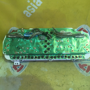 Панель приборов Toyota Mark II GX100 a/t оптитрон,дефект крепления 83800-22190