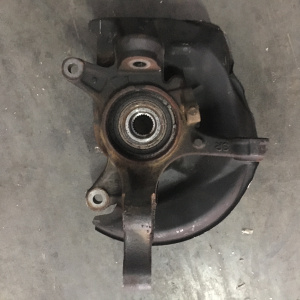 Ступица TOYOTA SXN10/ACN10 Nadia перед, лев ABS голая