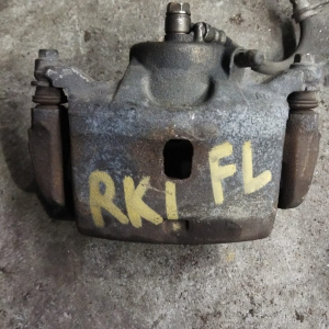 Суппорт Honda RK1 Stepwgn перед, лев