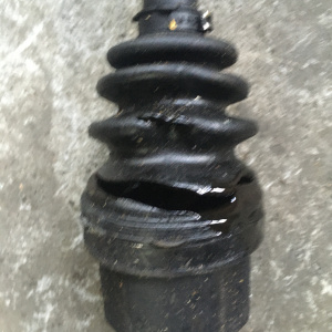 Привод Mazda BL6FJ 3/Axela Z6 перед, лев автомат нар28/вн26 шл. под гайку (дефект пыльника) '03.2009-