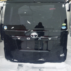 Дверь задняя Toyota Voxy ZZR70
