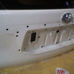 Дверь задняя Toyota Land Cruiser Prado KDJ150 '2013-2017 Дефект  (под спойлер) со стеклом (голая)