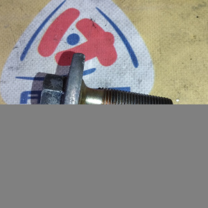Болт шкива коленвала Toyota 90105-16041 Hiace Regius RCH47 1RZ/3RZ ключ на 19