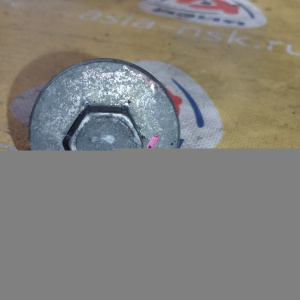 Болт шкива коленвала Toyota 90105-16041 Hiace Regius RCH47 1RZ/3RZ ключ на 19