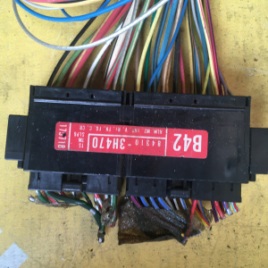 Блок подрулевых переключателей TOYOTA Camry/Vista #V3# 84310-3H470