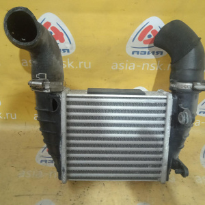 Интеркулер Audi B7/8EC/8ED A4 '2004-2008 R дефект корпуса 8E0145806Q