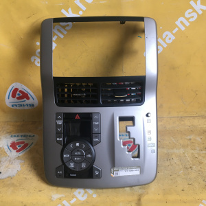 Климат-контроль Toyota ZZR70 Voxy/Noah дефект рамки 55423-28040