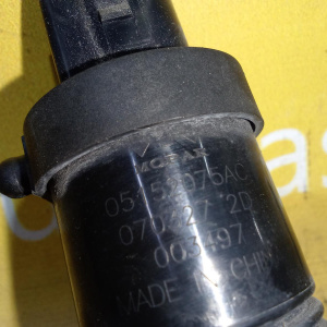 Насос омывателя Dodge 05152075AC Caliber PM '2008 стекла 2 выхода