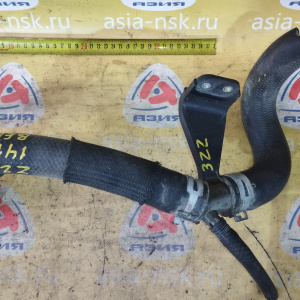 Патрубок  радиатора Toyota 16571-0D270 + 16577-0D030 Corolla ZZE141 1ZZ/3ZZ L F верх на гбц + тройник на радиатор обрезан