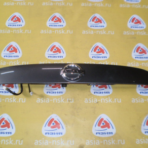 Накладка 5-й двери Nissan Juke YF15 Камера (в сборе) 90810-1KA0A