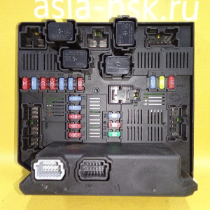 Блок предохранителей Renault Koleos HY0 2TR703 под капотом D807 519222442 284B7JY00A