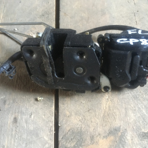 Замок двери Mazda CP8W Premacy (2 контакта) перед, лев C10059310C