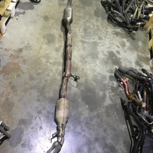 Глушитель Mitsubishi Outlander CW5W 4B12 4WD средняя часть с катализатором