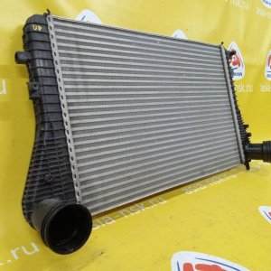 Интеркулер Volkswagen 5N1/5N2 Tiguan CCZD '2012 3C0145805R