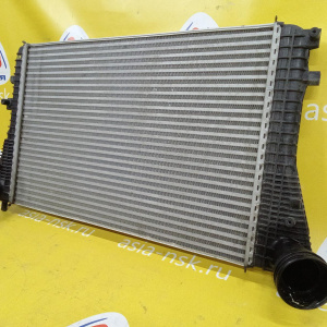 Интеркулер Volkswagen 5N1/5N2 Tiguan CCZD '2012 3C0145805R