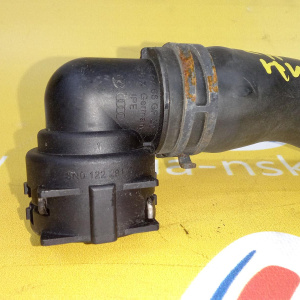 Патрубок радиатора Volkswagen 5N0121051F Tiguan 5N2 CCZD в 5N0121051AF