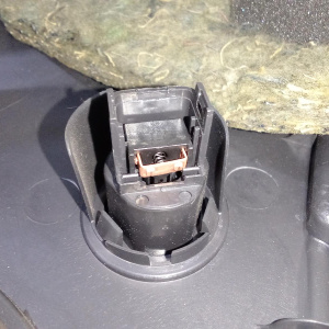 Обшивка двери Chevrolet Epica V250 перед, лев кожа (дефект)