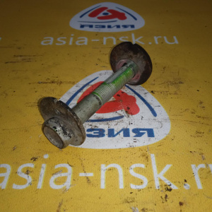 Болт регулировочный Nissan X-Trail/Dualis/Qashqai T31/J10/HY0 R в на продольный рычаг спереди 55226JG00A