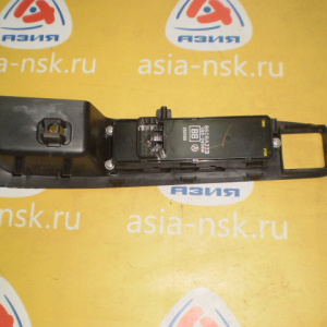 Пульт стеклоподъемника MITSUBISHI Outlander CW5W перед, прав 8608A223