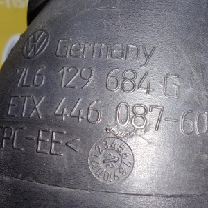 Патрубок воздушного фильтра Audi BHK Q7 4LB '2008 гофра 3.6 FSI VAG 7L6129684G