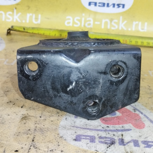 Подушка двигателя Toyota 4A-FE/5E Carina AT190/ET196 на 3 болта, низкая высота 108 мм. ДЕФЕКТ F 12361-16210