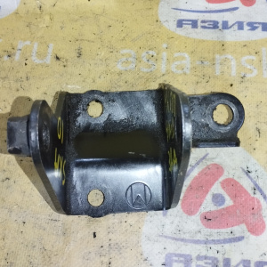 Крепление подушки ДВС Toyota 3S-FE RAV4 SXA10 4WD m/t зад. R ( M )