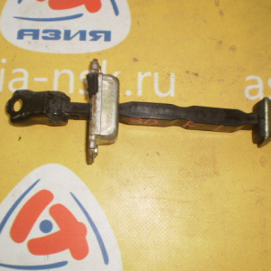 Ограничитель двери Nissan R'nessa N30 перед, лев