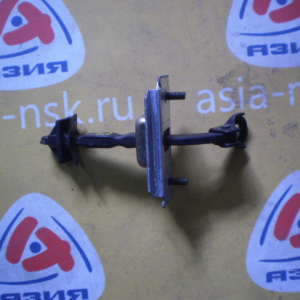 Ограничитель двери Mazda Premacy CP8W перед, лев