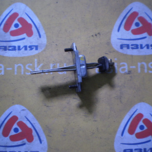 Ограничитель двери Mazda Demio DW3W перед, лев