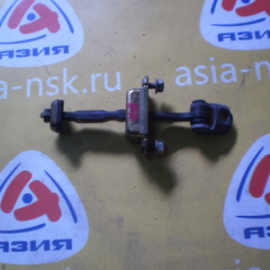 Ограничитель двери Mazda Tribute EPFW перед, прав