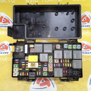 Блок предохранителей Dodge Nitro KA EKG 3.7L 4WD 4AT RHD галоген KAD08C02B5 56049721AK '2007