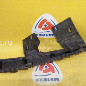 Крепление бампера Audi Q7 4LB '2008 Опора для бампера спереди справа перед, прав 4L0807334A