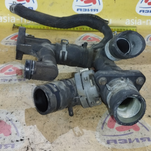 Корпус термостата Mazda YL8E-8A587-AC + YL8E-8548-BG + YL8E-8K528-AC Tribute EPEW AJ-DE в сборе