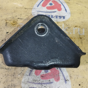 Крепление подушки ДВС Mazda B3 Demio DW3W '1996- 2WD a/t 3 ступ F
