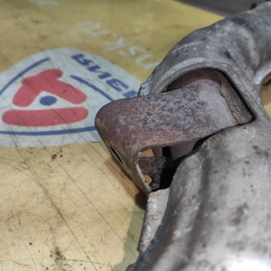 Труба приемная SUBARU Legacy BH5/BE5 EJ208 LH c катализатором 44102AC220/44102AE040