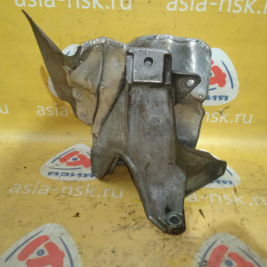 Кронштейн опоры двигателя Audi AMB A4 B6/8E2 '2002 1.8T перед, прав 8E0199308D, 8E0199306D