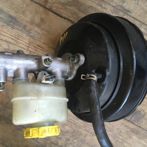 Главный тормозной цилиндр NISSAN U14/P11 с вакуумником