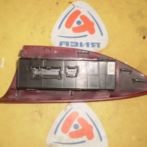 Пульт стеклоподъемника Nissan Juke YF15 перед, прав 25401-1KL0A