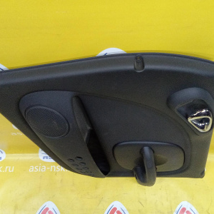 Обшивка двери Chrysler PT Cruiser '2005 PT24T перед, прав с ручкой открывания хром и кнопкой блокировки